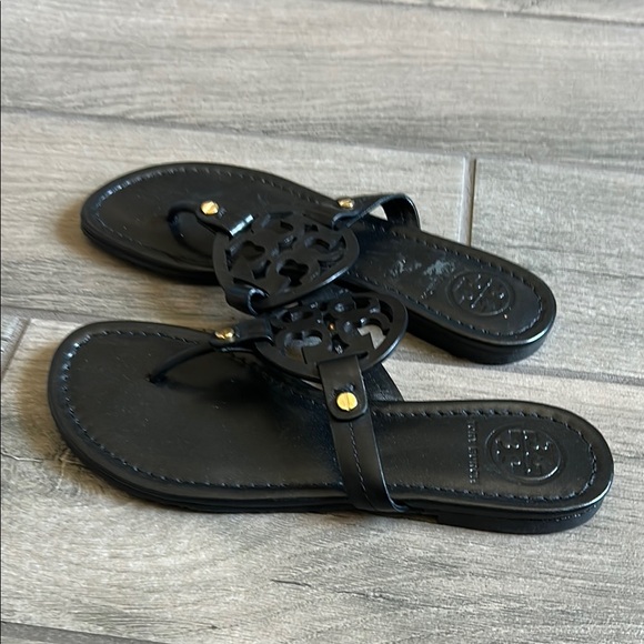 Tory Burch Black Thong Sandals with Logo - Picture 7 of 9
